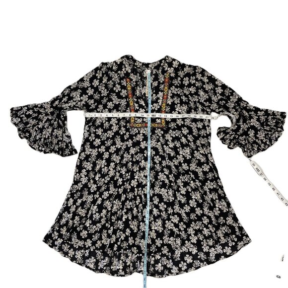 Uncle Frank Dress Size Medium Embroidered Black Floral Bell Sleeve Rayon V-Neck - Picture 9 of 13